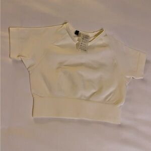 XXS BO + TEE crop top in crème